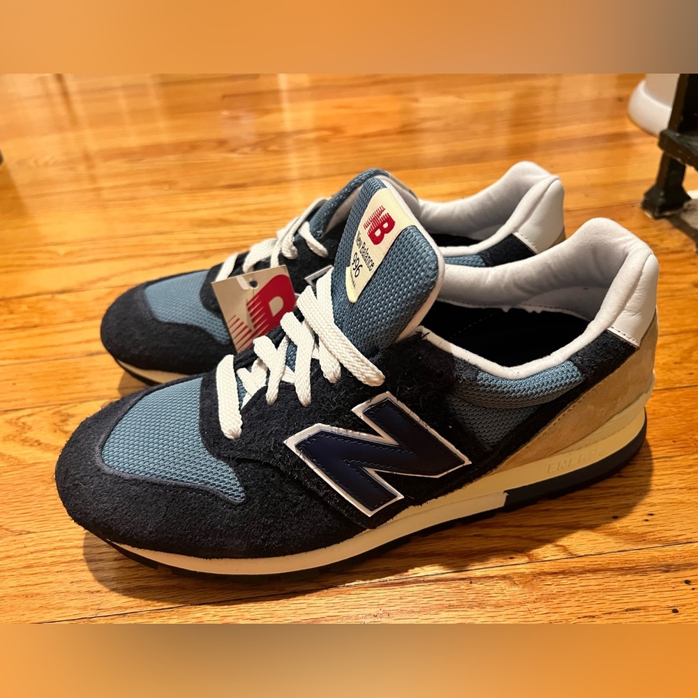New Balance 996 navy blue suede